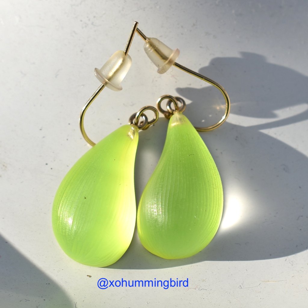 Alexis Bittar | Lucite Dewdrop Earring (Neon Yellow) — image 5 of 8